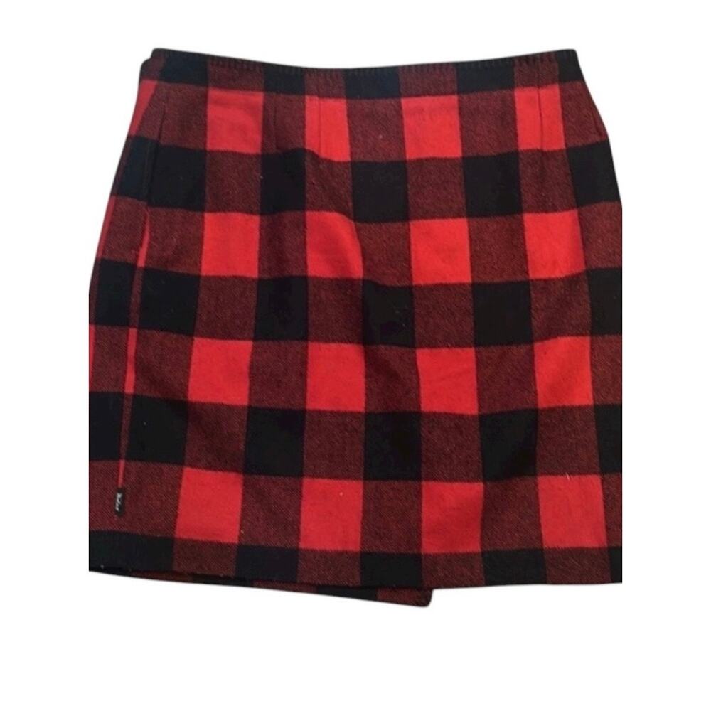 Woolrich Richville Buffalo Plaid Wrap Skirt Red Black Wool Size 8 - Picture 5 of 8